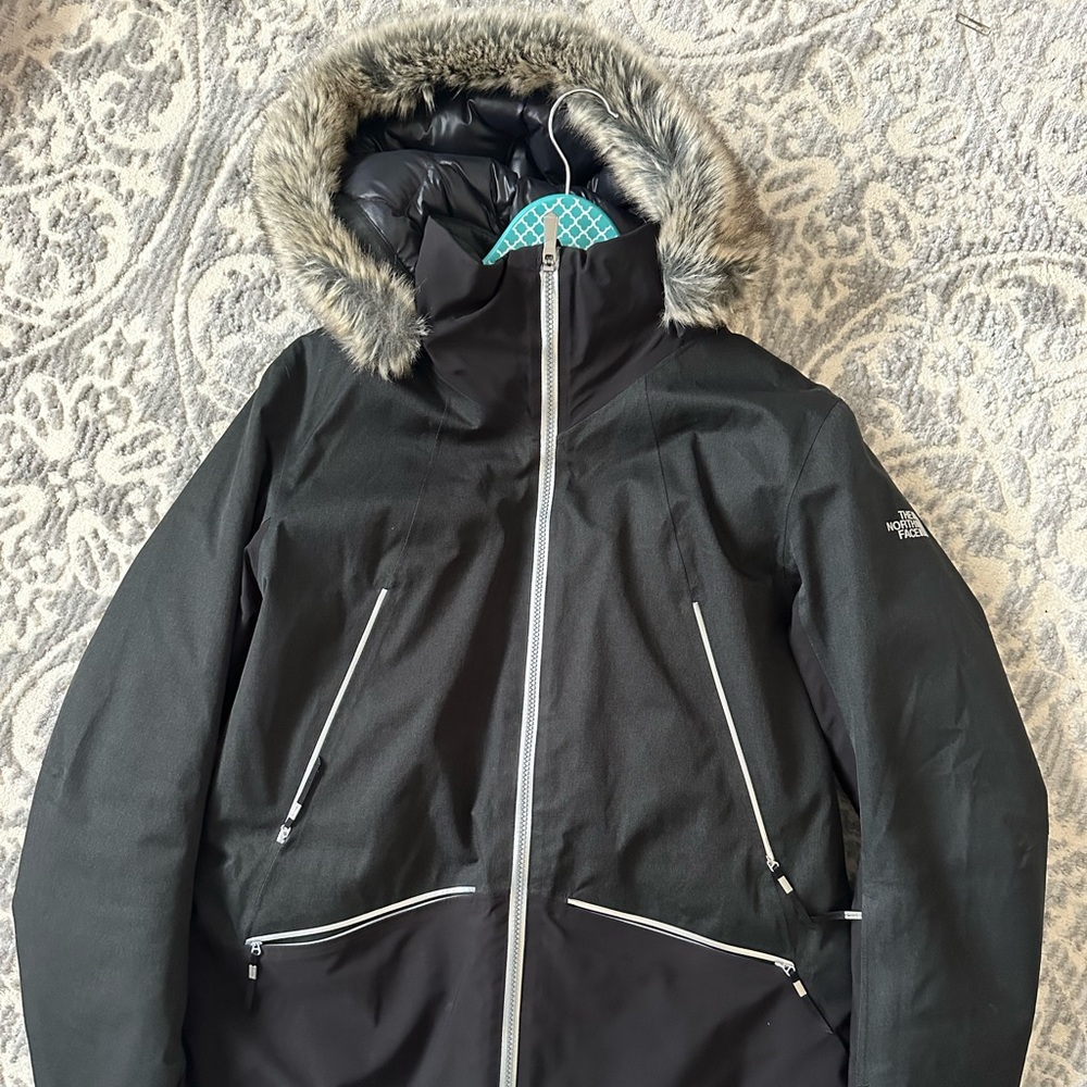 North Face Gatekeeper Ski Jacket - NEVER USED, LIKE NEW